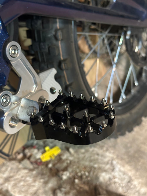 Emoto Foot Pegs
